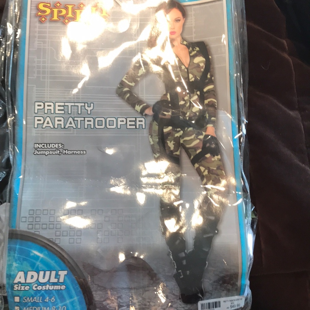 Costume